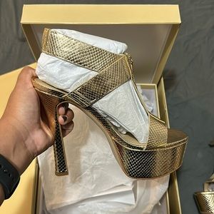 Michael kors size 7